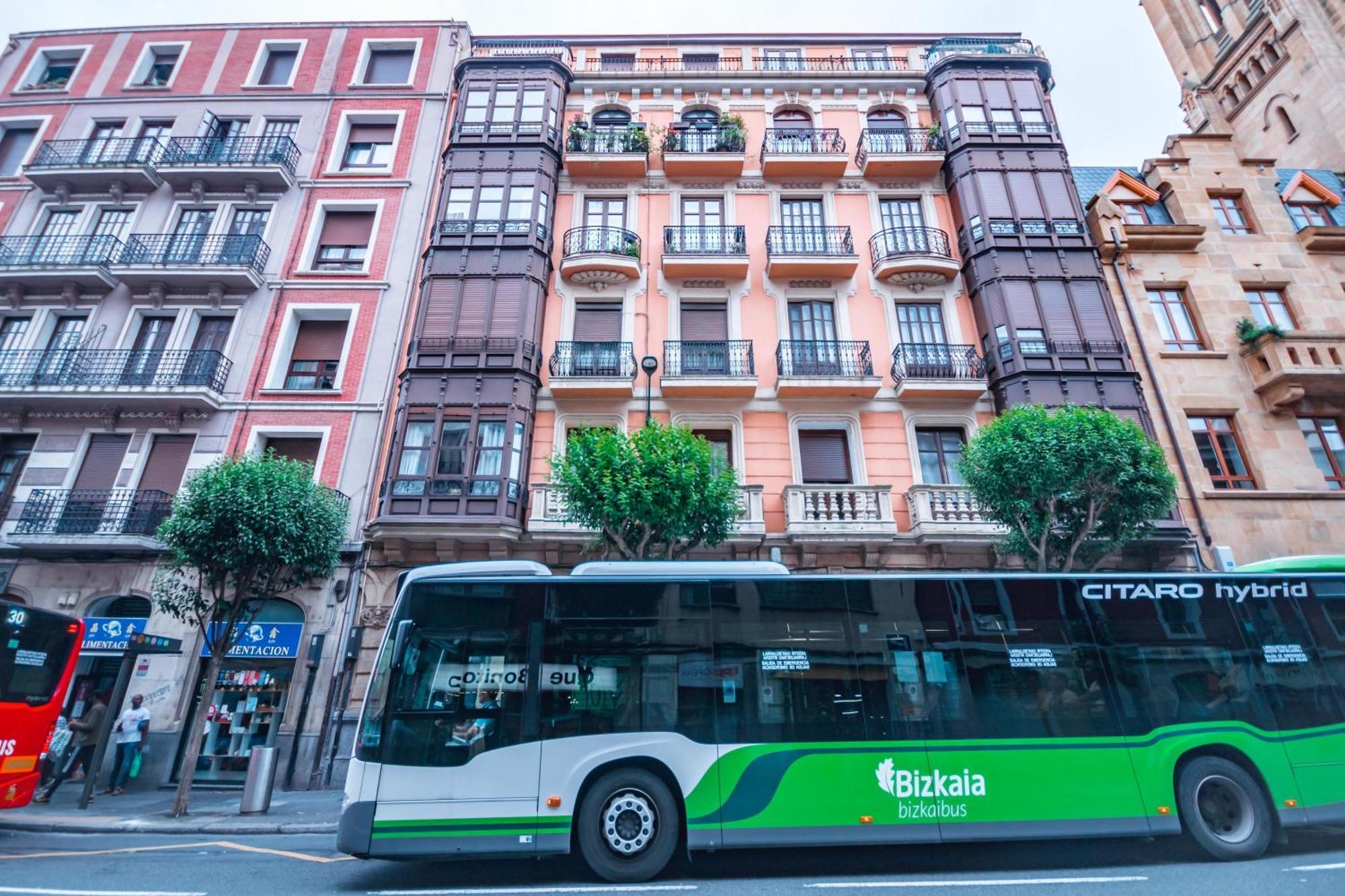 Gran Apartamento 6 Suites Bilbao Center Экстерьер фото